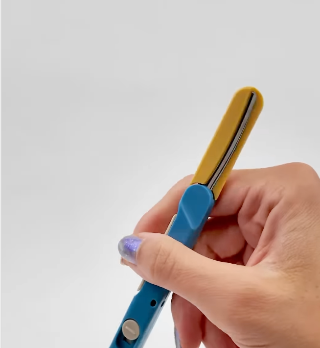 Twiggy Capless Compact Scissors